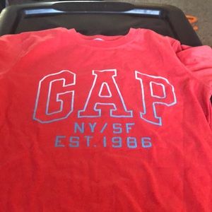 Gap t-shirt size medium